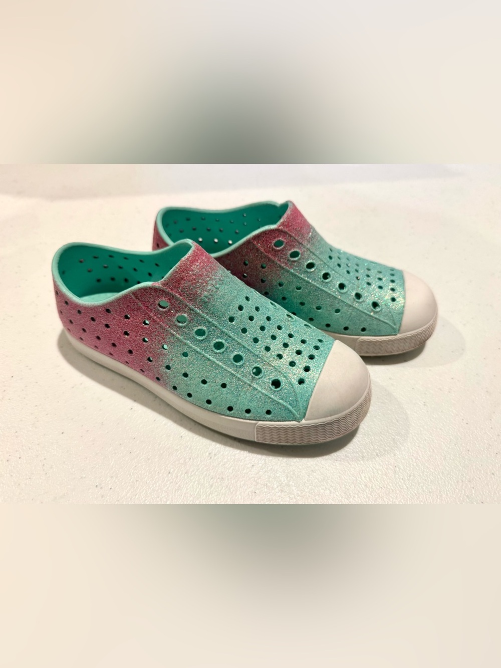 Native Jefferson Bio-Bling Kids Slip-On Water Shoes-Pink and Teal Ombre size C13